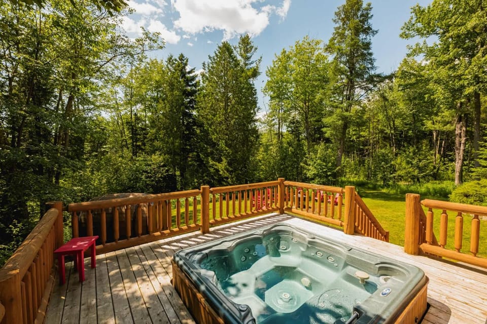 Natural landscape, Hot Tub, Balcony/Terrace, Garden view