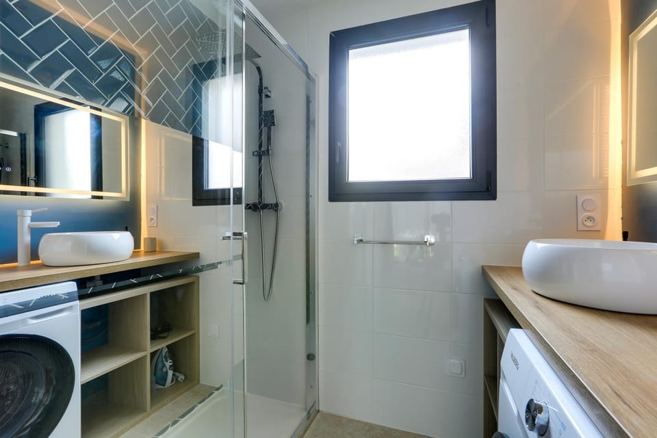 Bathroom, washing machine, dryer