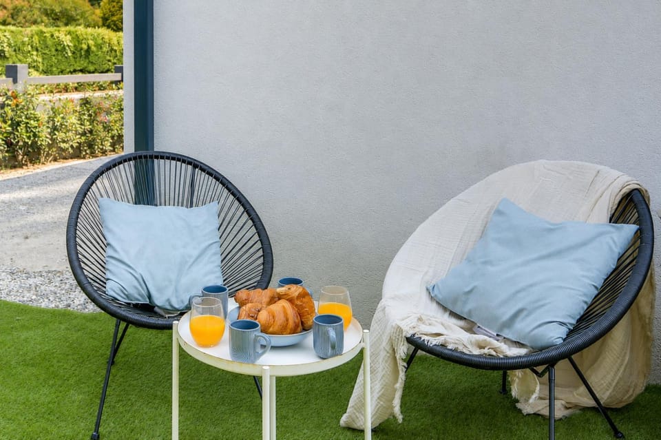 Patio, Garden, Seating area