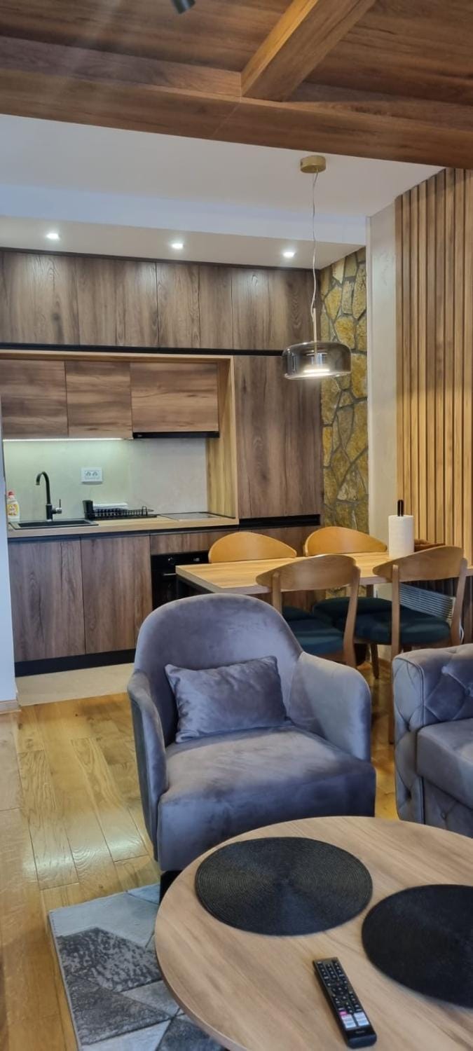Kitchen or kitchenette, Living room, Seating area, pet friendly, stove