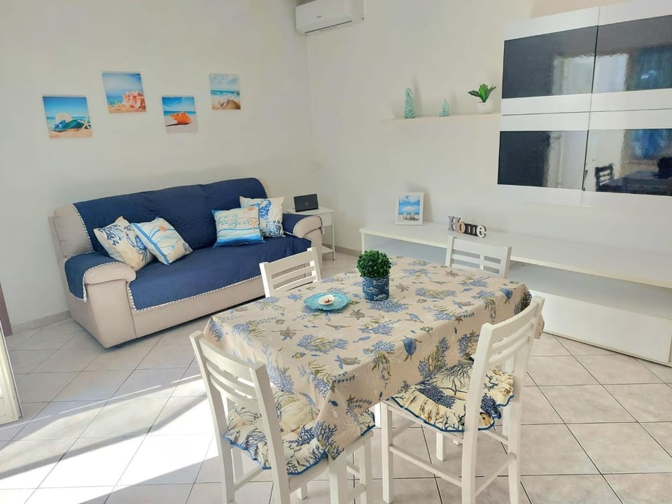 Living room, air conditioner