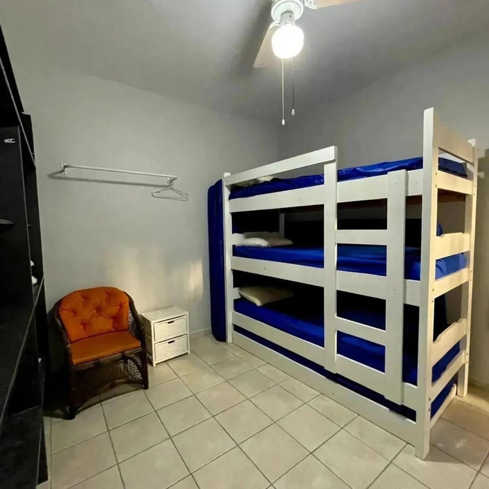 Bedroom, bunk bed