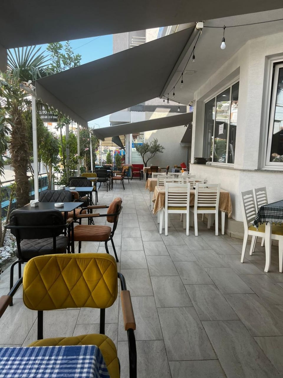 Restaurant/places to eat, Seating area, Breakfast