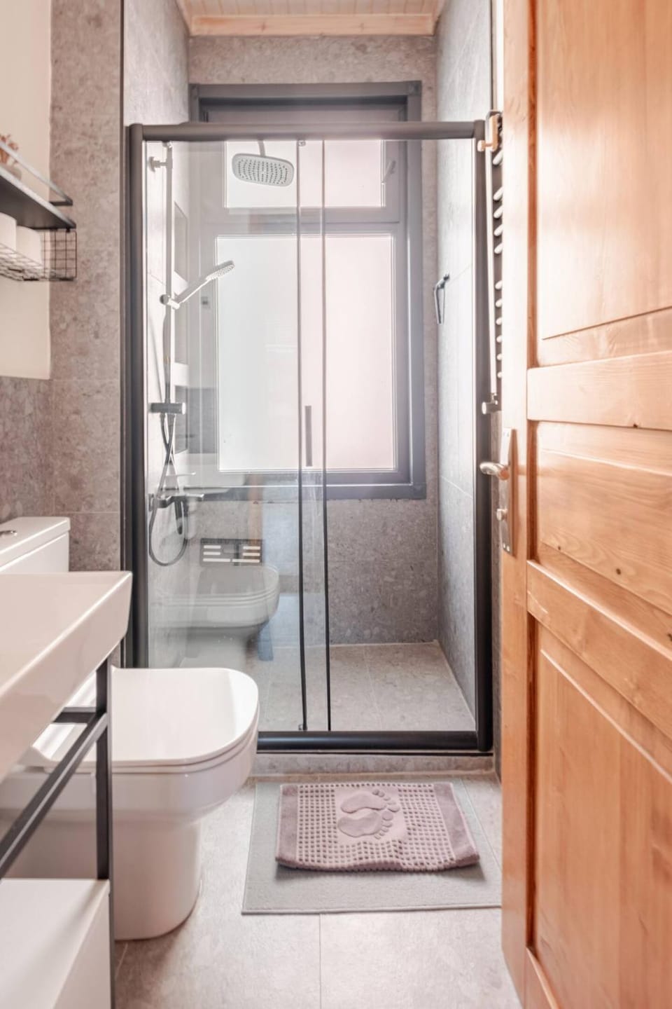 Shower, Toilet, Bathroom