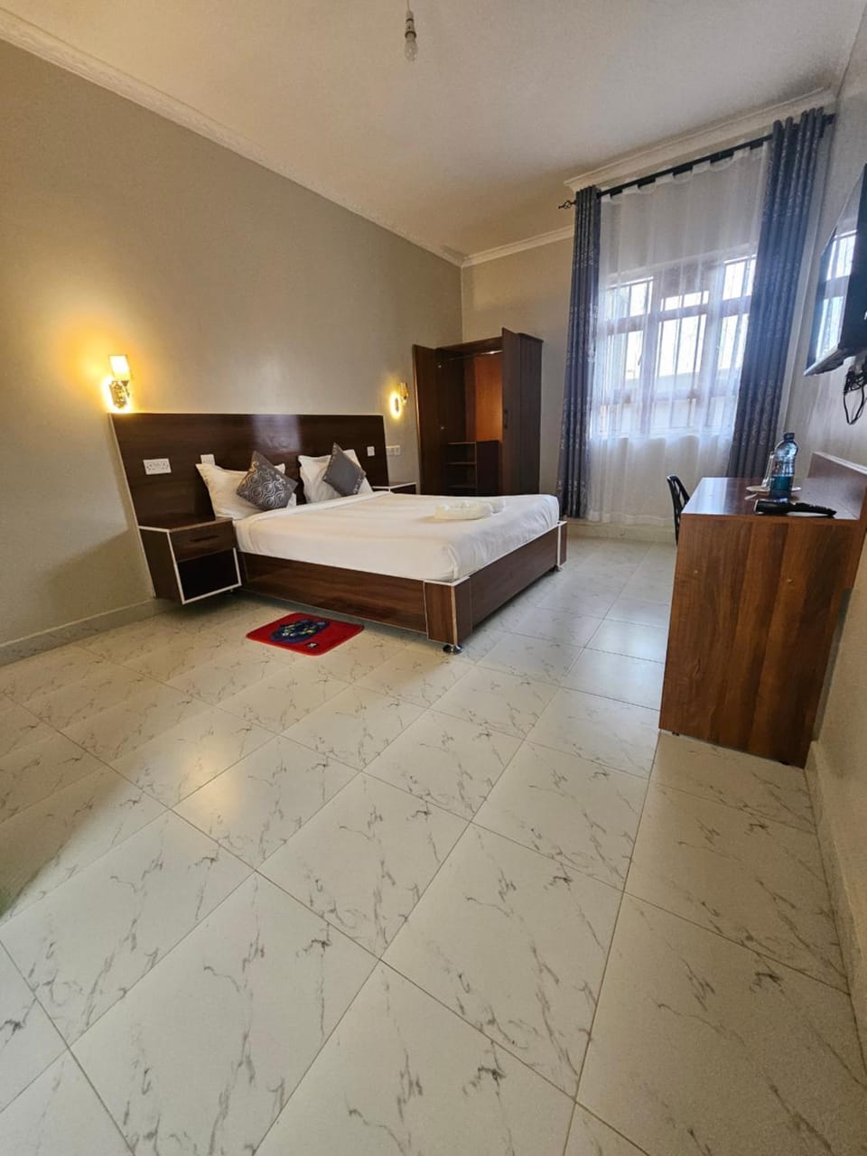 Grand Amoena Guest house Bed and Breakfast in Kenya