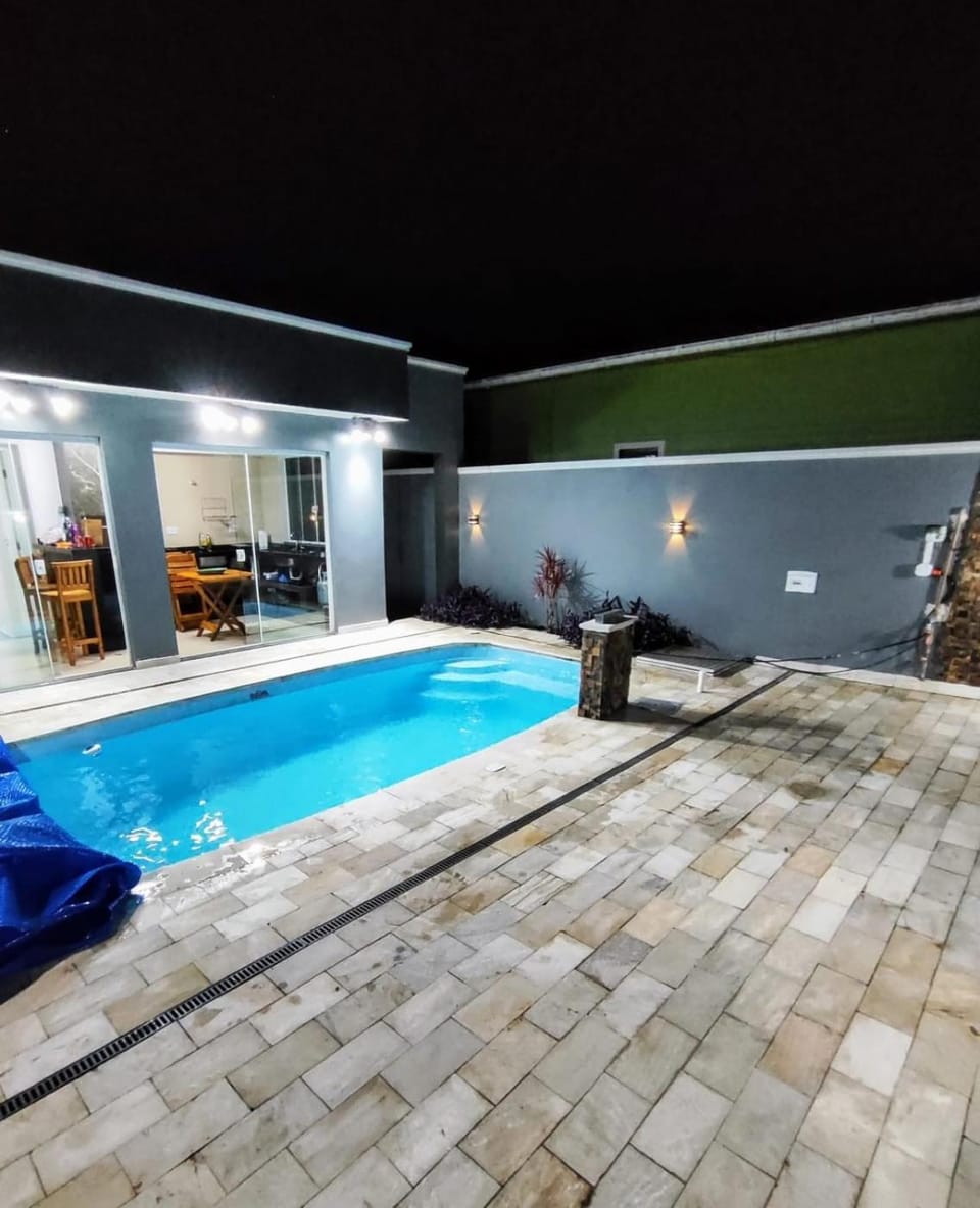 Casa com piscina - Bertioga Boracéia 500 m da praia House in Bertioga