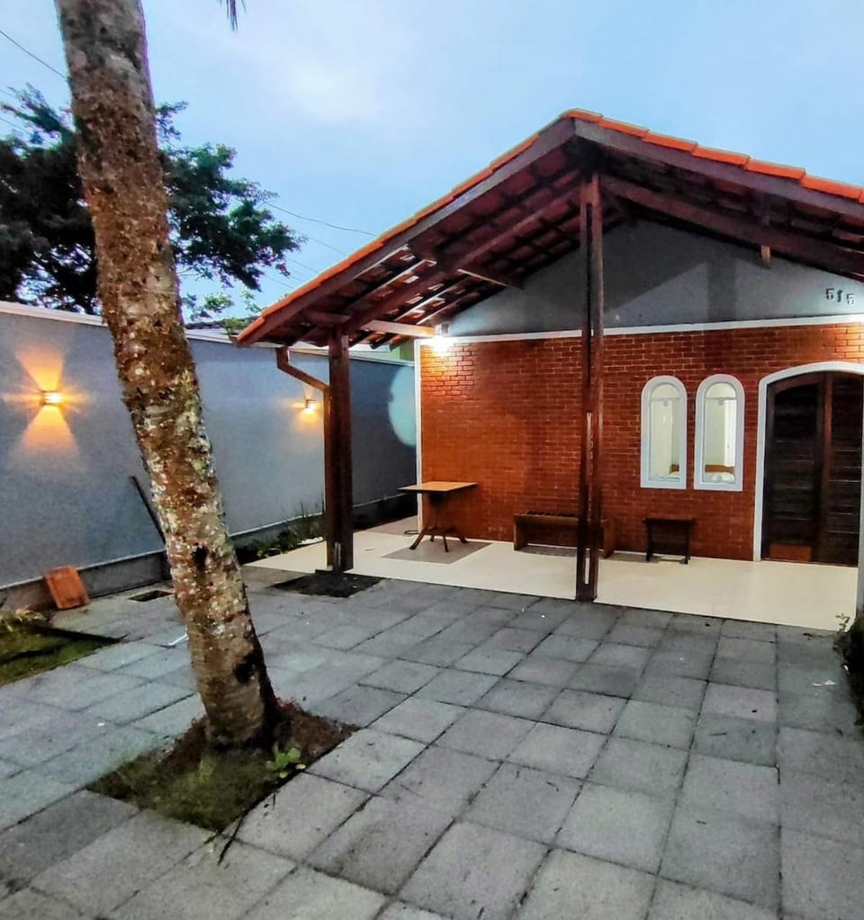 Casa com piscina - Bertioga Boracéia 500 m da praia House in Bertioga