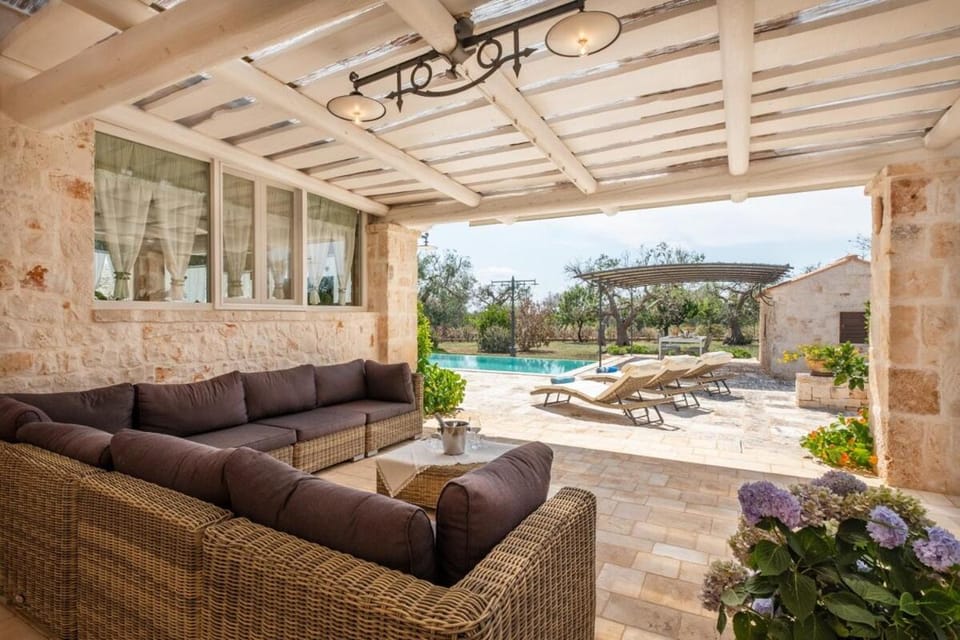 Authentic Apulian Reatreat inside Trulli with pool Villa in Apulia