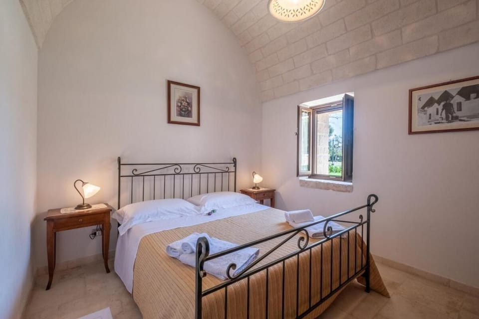 Authentic Apulian Reatreat inside Trulli with pool Villa in Apulia