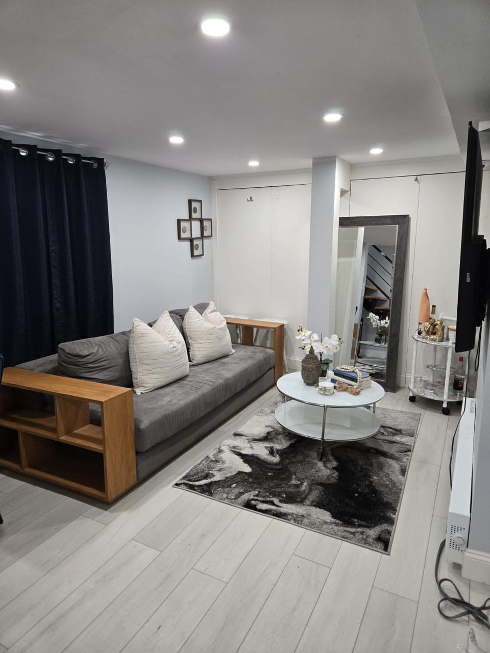 Modern Oasis 1 Apartment in Cambria Heights