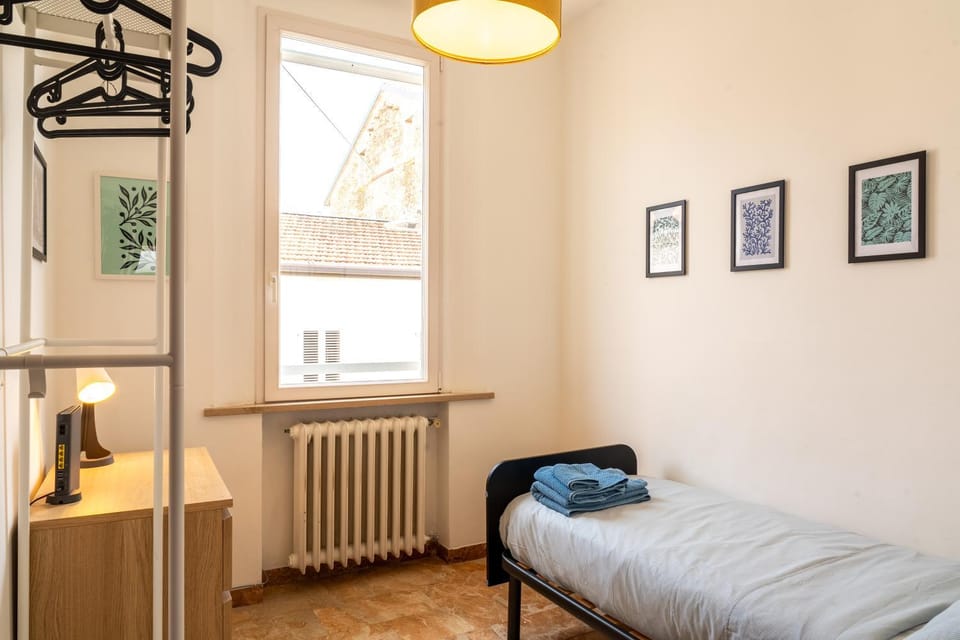 Bed, Photo of the whole room, Bedroom, internet, towels