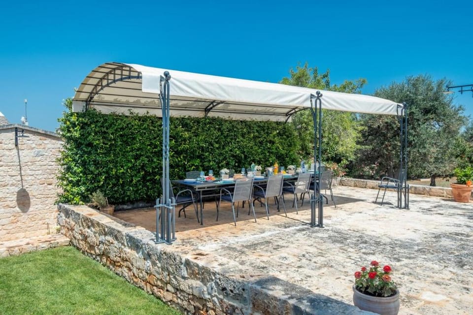 Authentic Apulian Oasis inside Trulli with pool Villa in Apulia