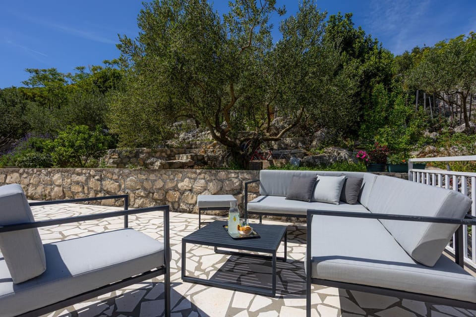 Apartment Skalin - Modern Comfort with a Local Touch Apartment in Dubrovnik-Neretva County