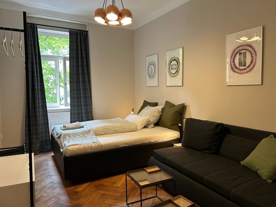 Living room, Photo of the whole room, Bedroom