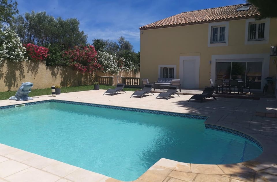 Logement cosy avec piscine et jacuzzi privé Apartment in Occitanie