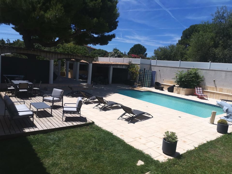 Patio, Spring, Day, Garden, Garden view, Pool view, Swimming pool, sunbed