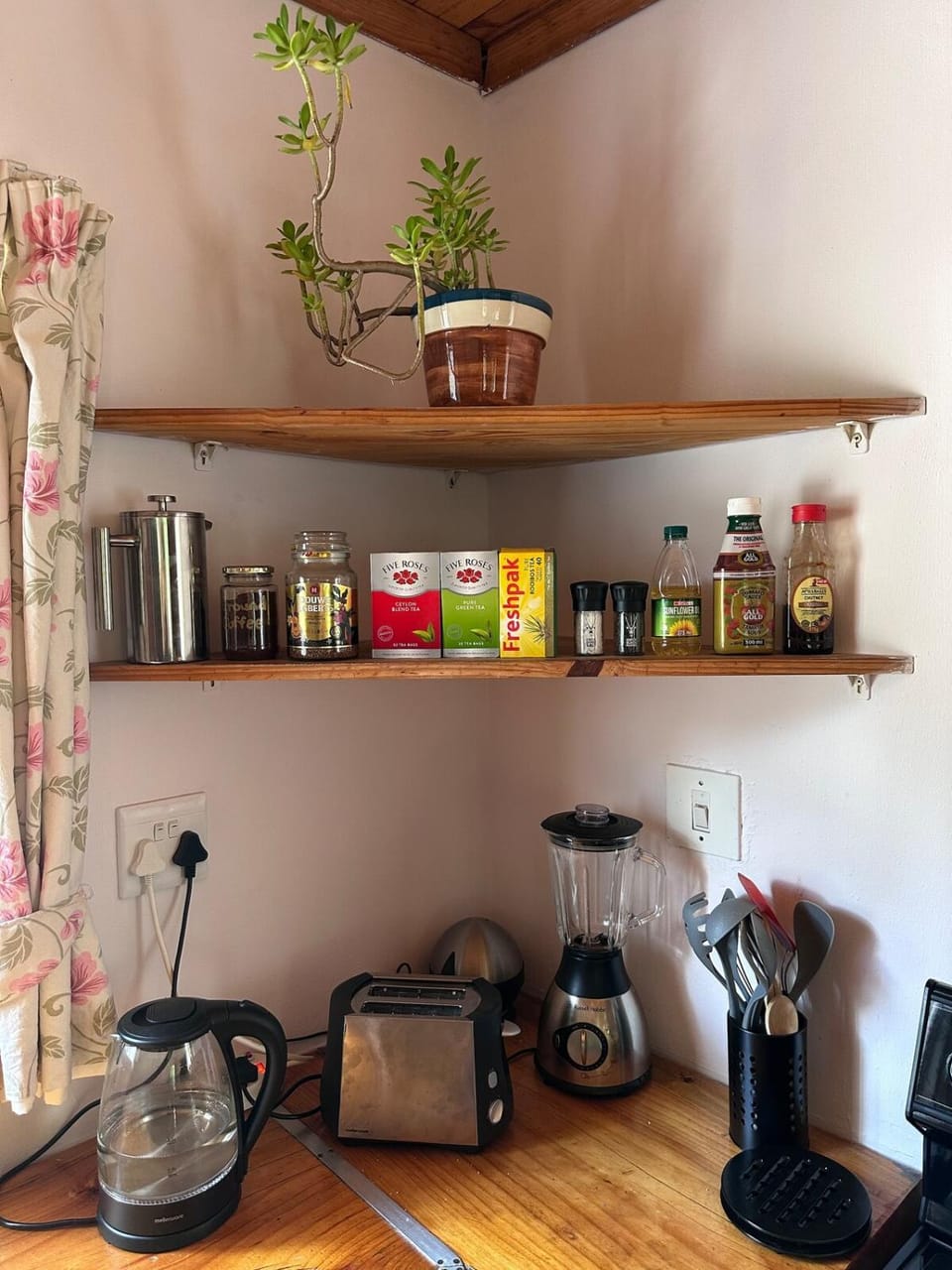 Coffee/tea facilities, Kitchen or kitchenette, toaster