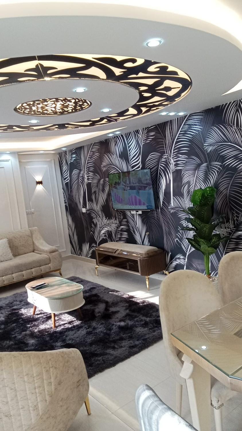 فرصة لا تعوّض للسكن الراقي في قلب المهندسين قريبة من جميع المناطق الحيوية والخدمات Apartment in Egypt