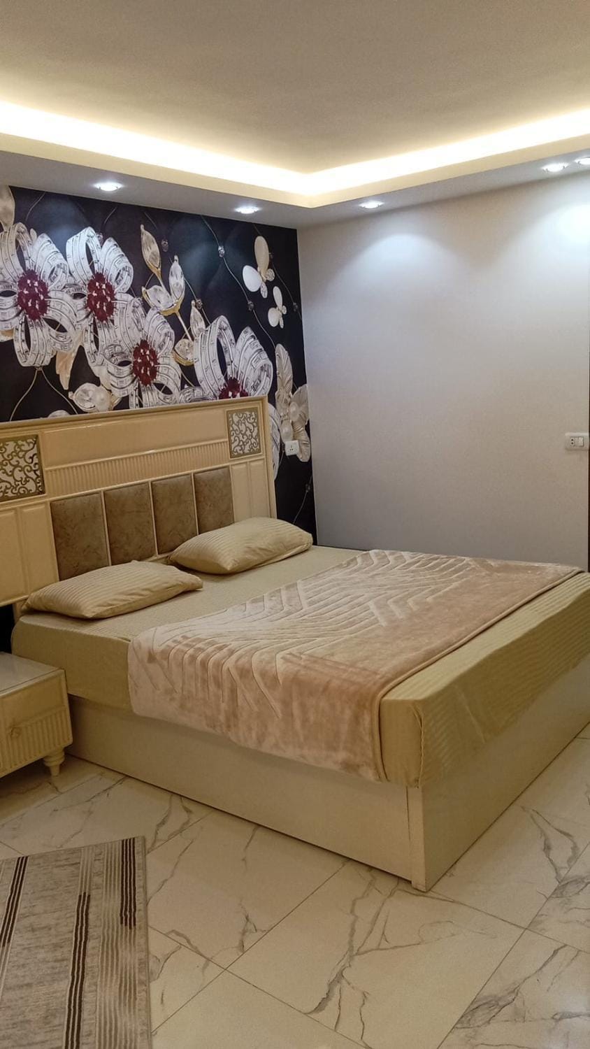 فرصة لا تعوّض للسكن الراقي في قلب المهندسين قريبة من جميع المناطق الحيوية والخدمات Apartment in Egypt
