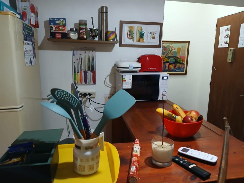 Kitchen or kitchenette, Food and drinks