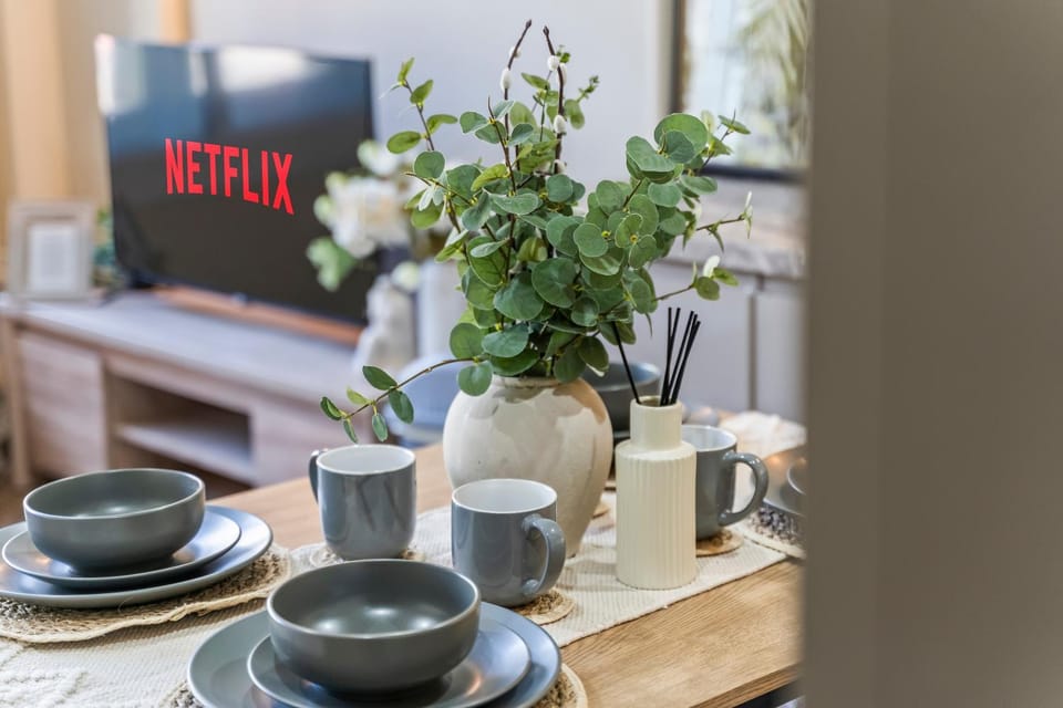 TV and multimedia, Coffee/tea facilities, Dining area