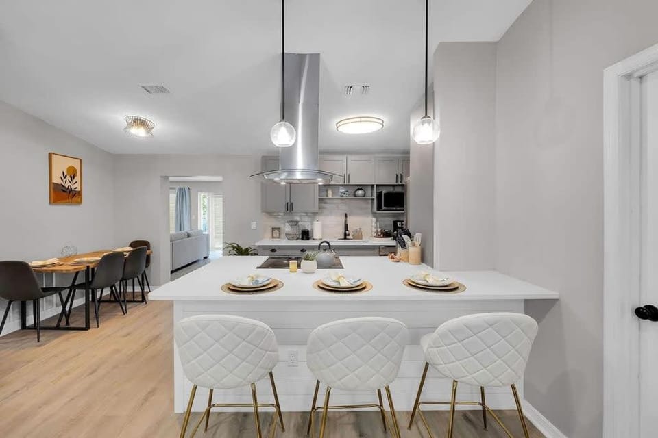 SMV Jax Getaway • Pool • Near Mayo & Beach Villa in Jacksonville