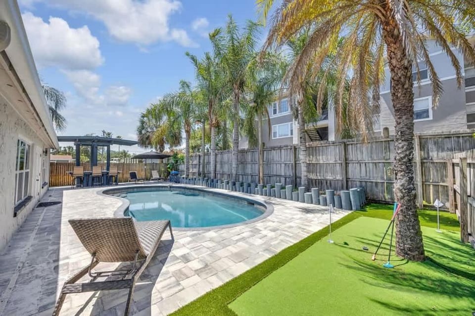 SMV Jax Getaway • Pool • Near Mayo & Beach Villa in Jacksonville
