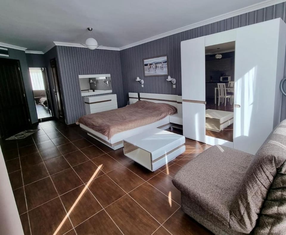 Sea Front View Studio Apartment - Dolce Vita 2 Apartment in Burgas Province