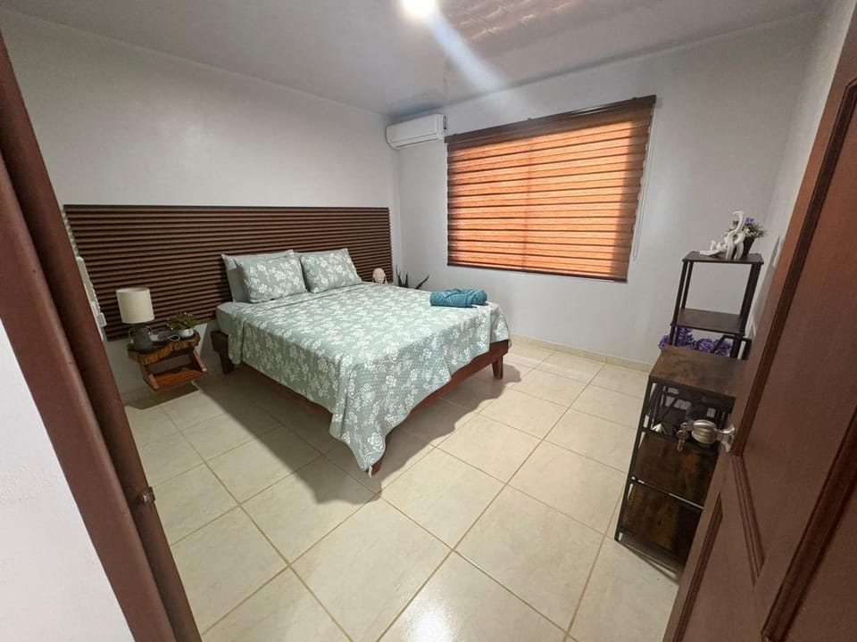 Bed, Photo of the whole room, Bedroom, air conditioner