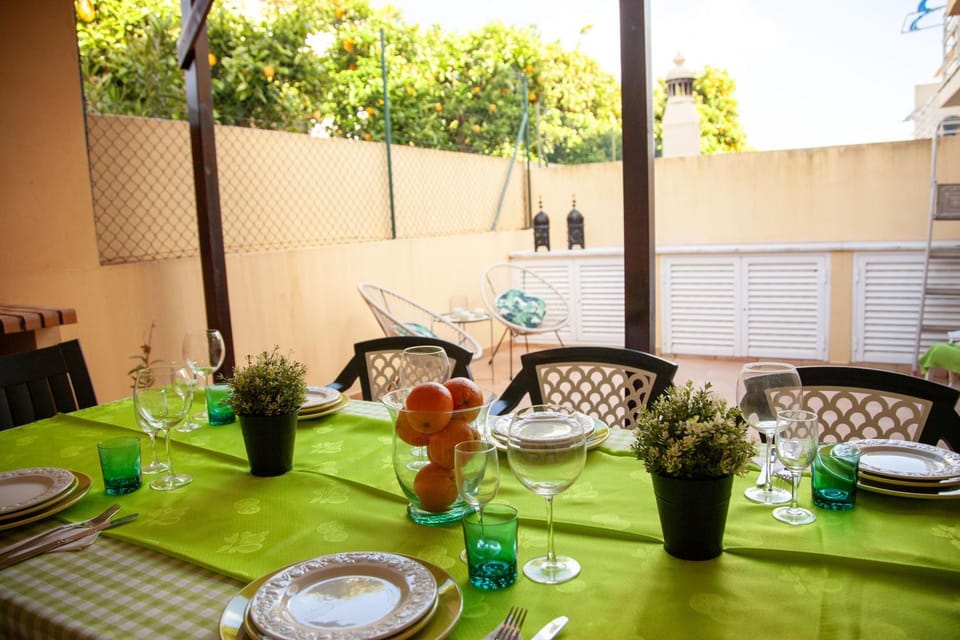 Patio, Food and drinks