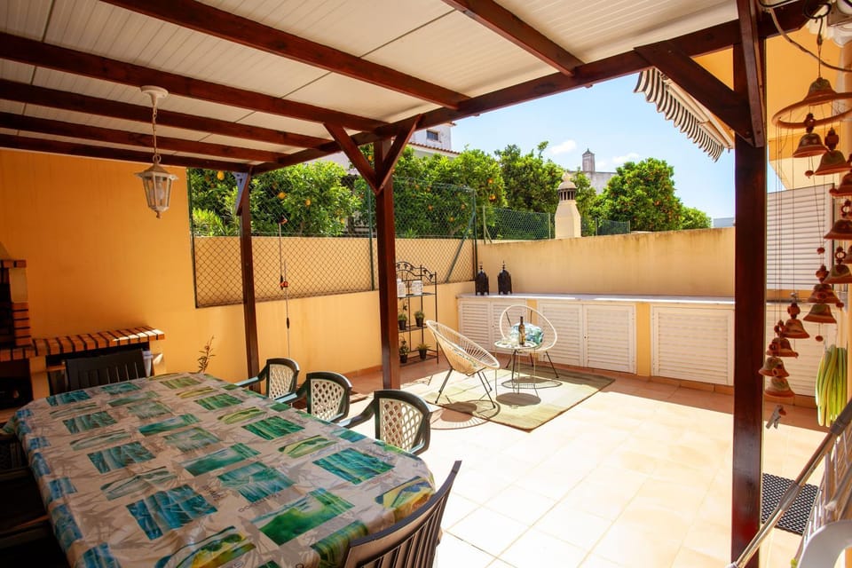 BBQ facilities, Balcony/Terrace, Seating area, Dining area