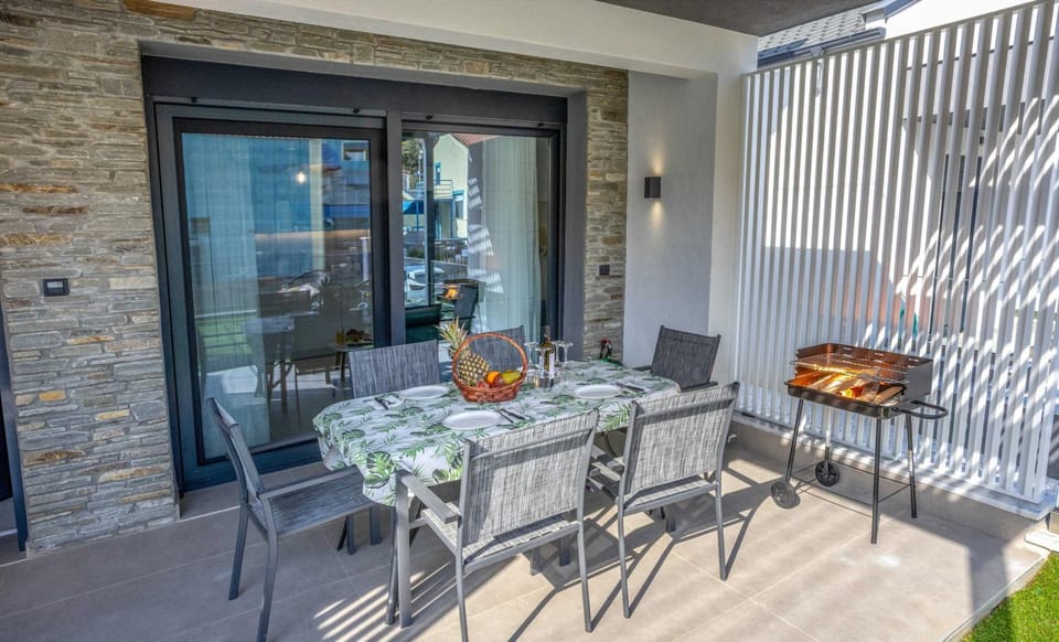 Balcony/Terrace, Balcony/Terrace