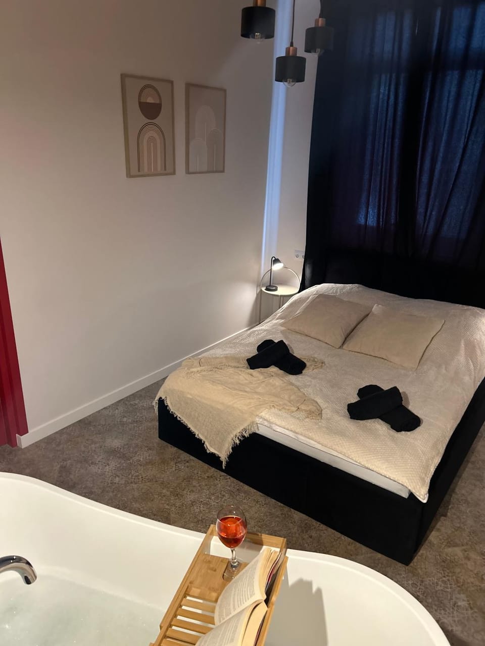 Bed, Bedroom, Bath, towels