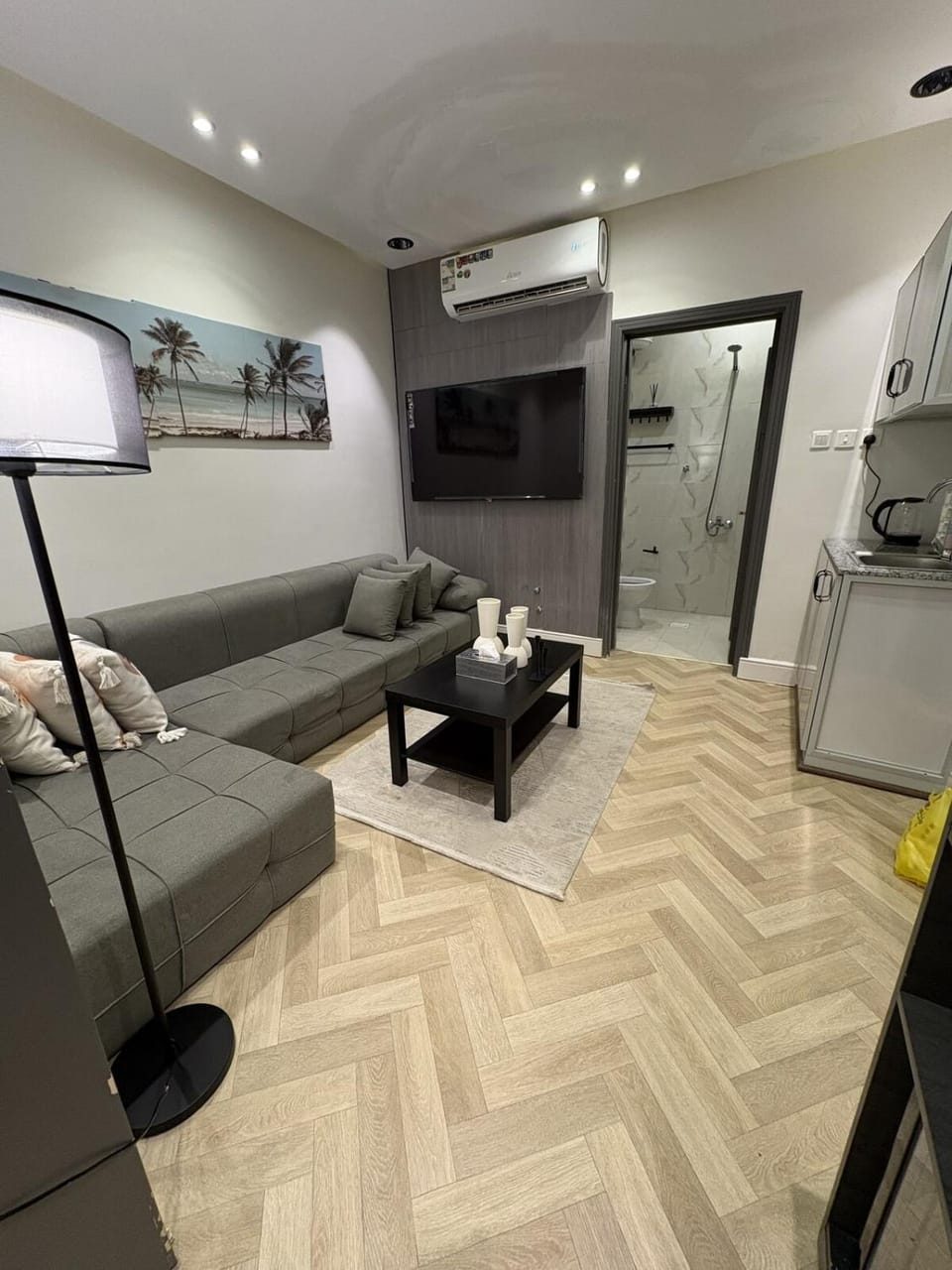 Communal lounge/ TV room, TV and multimedia, Living room, Seating area, Evening entertainment