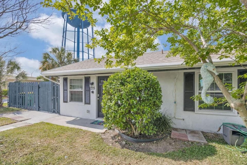 SMV Coastal Retreat Near Shore House in Jacksonville Beach