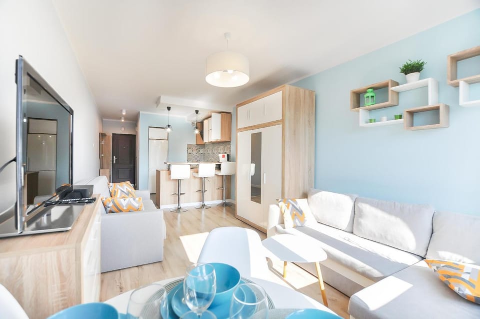 TV and multimedia, Kitchen or kitchenette, Living room, Seating area, Dining area, oven