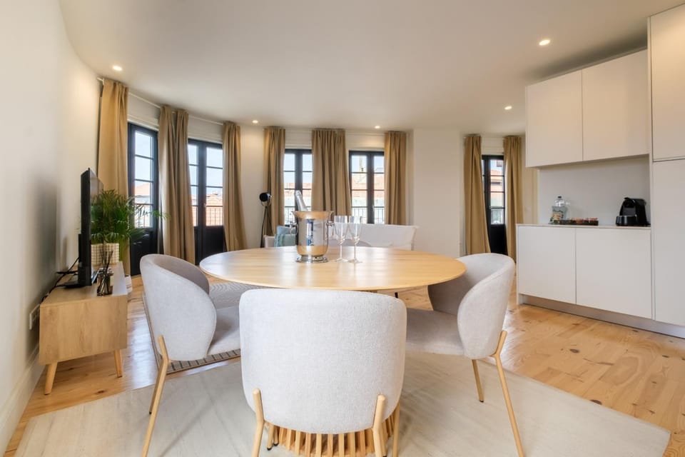 Art Deco 41 Luxury Apartment Downtown Metro AC Apartment in Porto