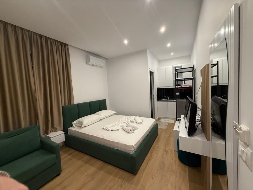 Photo of the whole room, Bedroom