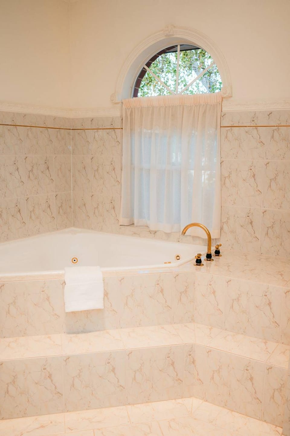 Hot Tub, Bath