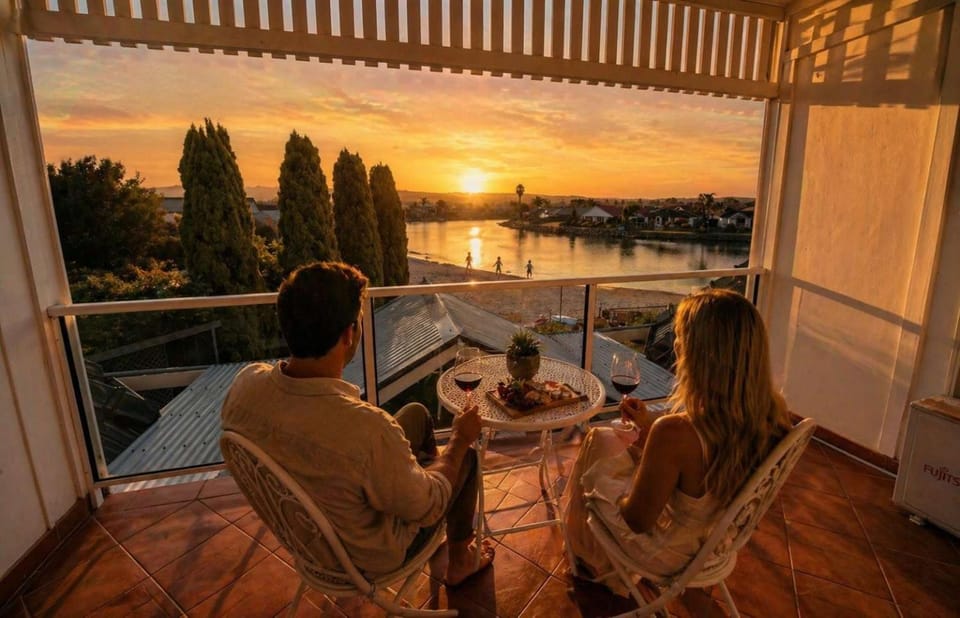 Spacious Lake Front Home- Private Beach House in Encounter Bay