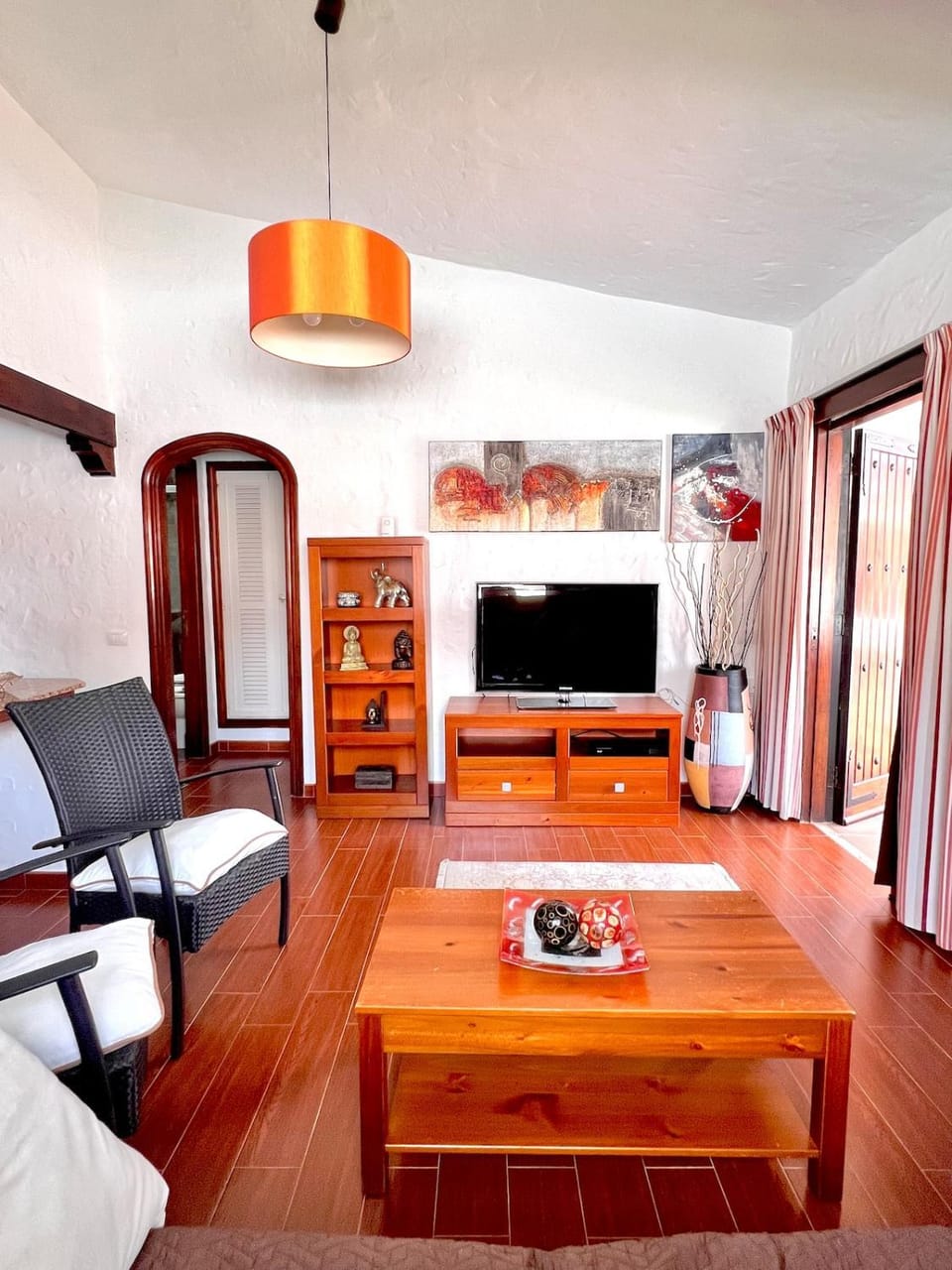 Communal lounge/ TV room