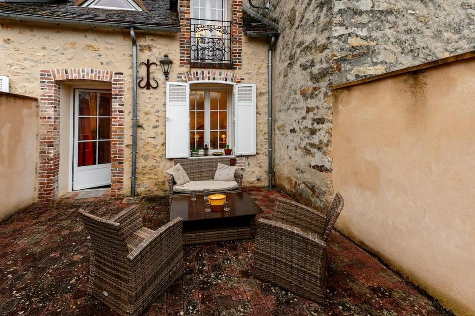 Petite maison de charme proche de Fontainebleau House in Île-de-France