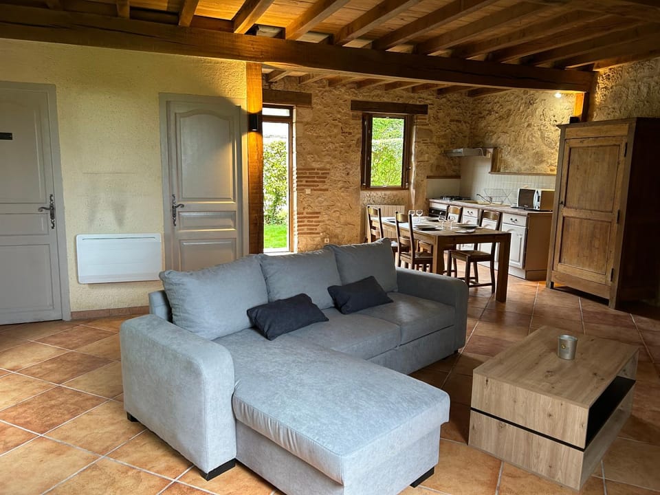 Maison en pierre cosy avec piscine privé House in Nouvelle-Aquitaine