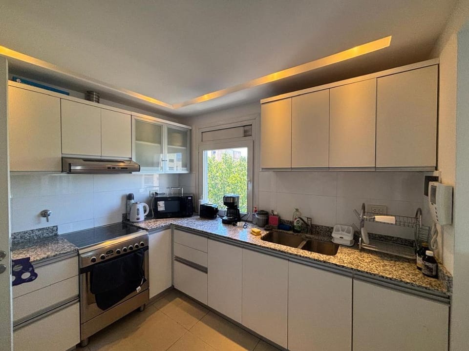 Depto zona guemes con cochera Apartment in Mar del Plata