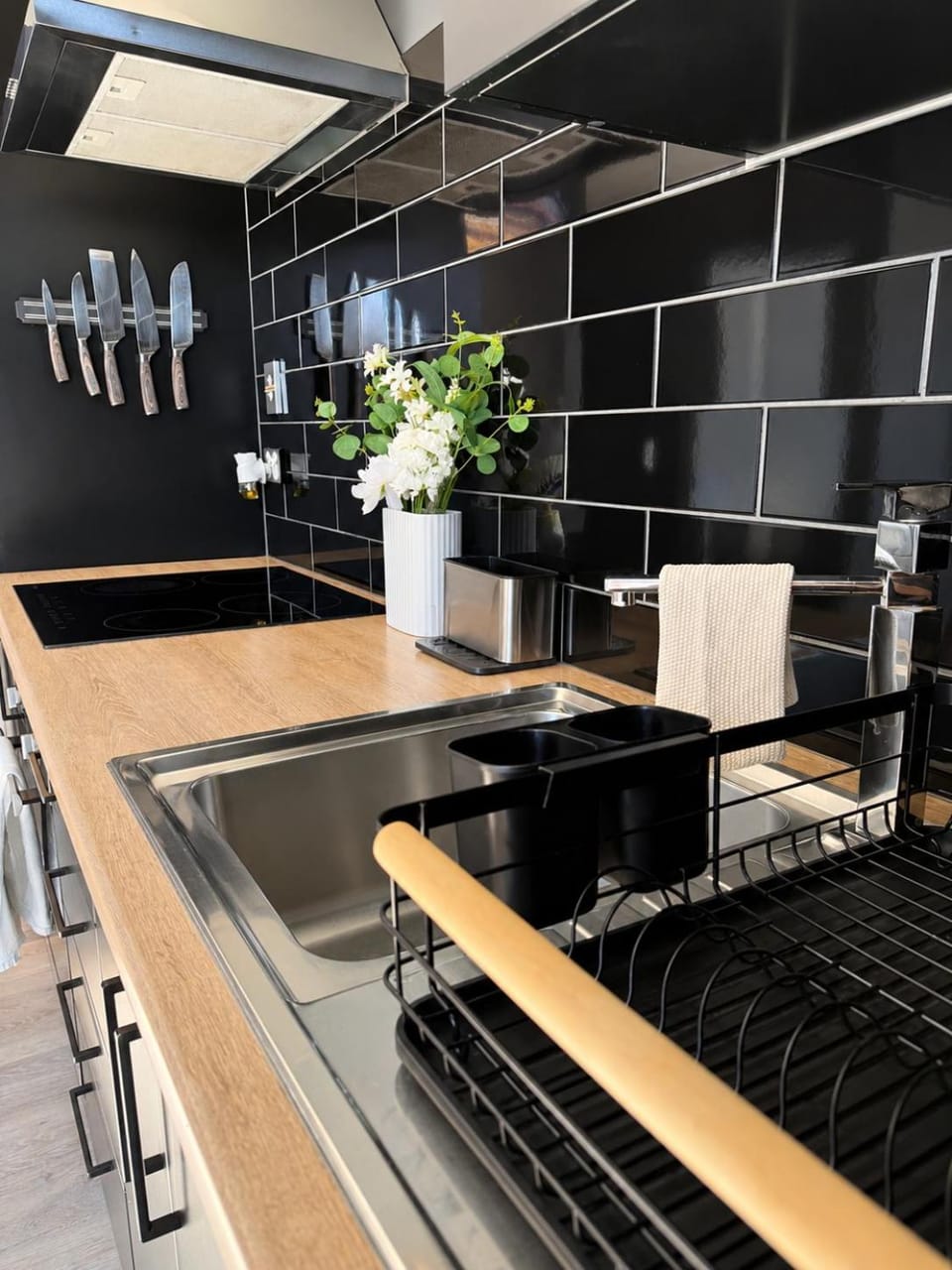 Kitchen or kitchenette, kitchen