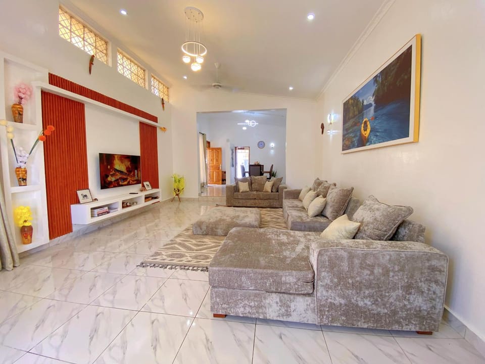 Kay's Residence, bamburi Villa in Mombasa