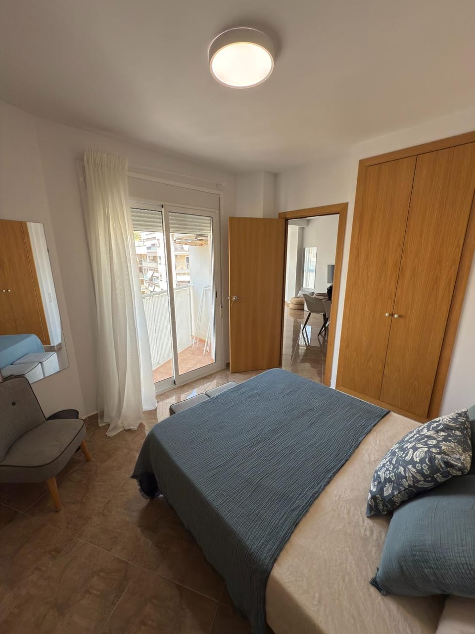 Bed, Photo of the whole room
