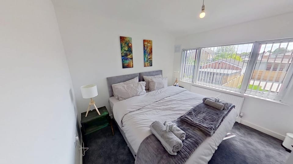 Stylish 3-Bed house NEC-JLR-Airport-HS2-Driveway House in Metropolitan Borough of Solihull