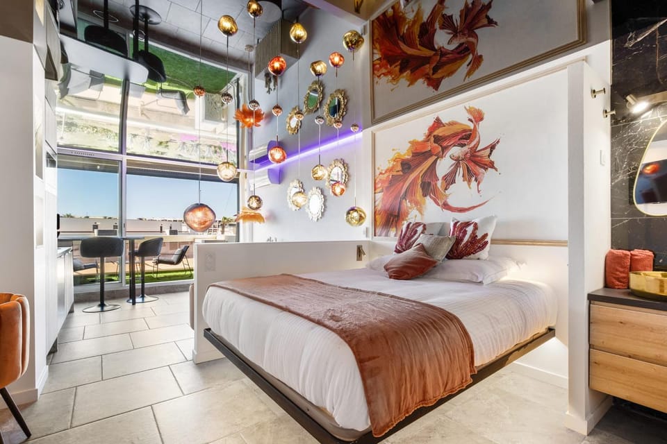 Bed, Photo of the whole room, Bedroom