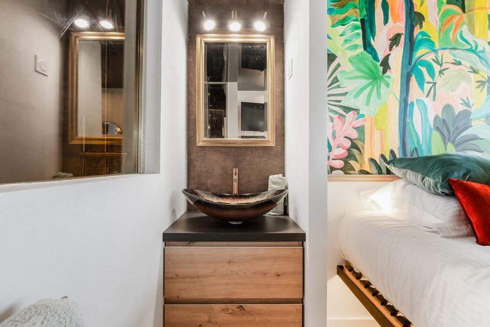 Bathroom, Bedroom